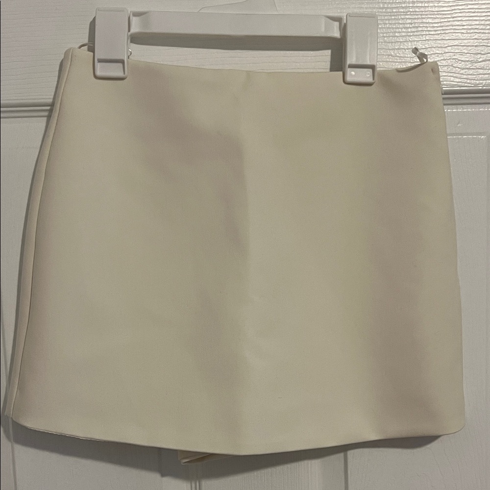 NWT Zara white skort size S